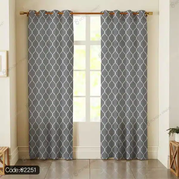 پرده طرح اسلیمی هندسی کد 2251، تلفیقی از هنر سنتی و مدرنیته که زیبایی خاصی به دکوراسیون می‌بخشد.