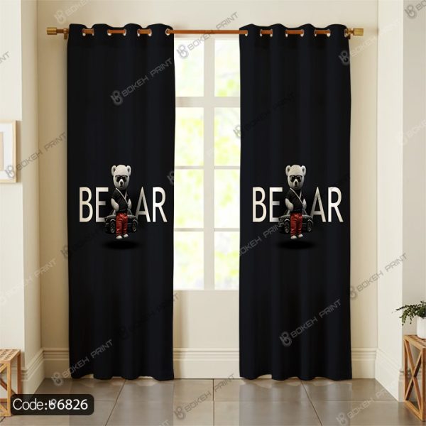 پرده طرح تدی و ماشین کد 6826 با تصویر عروسک تدی که به ماشین تکیه داده است